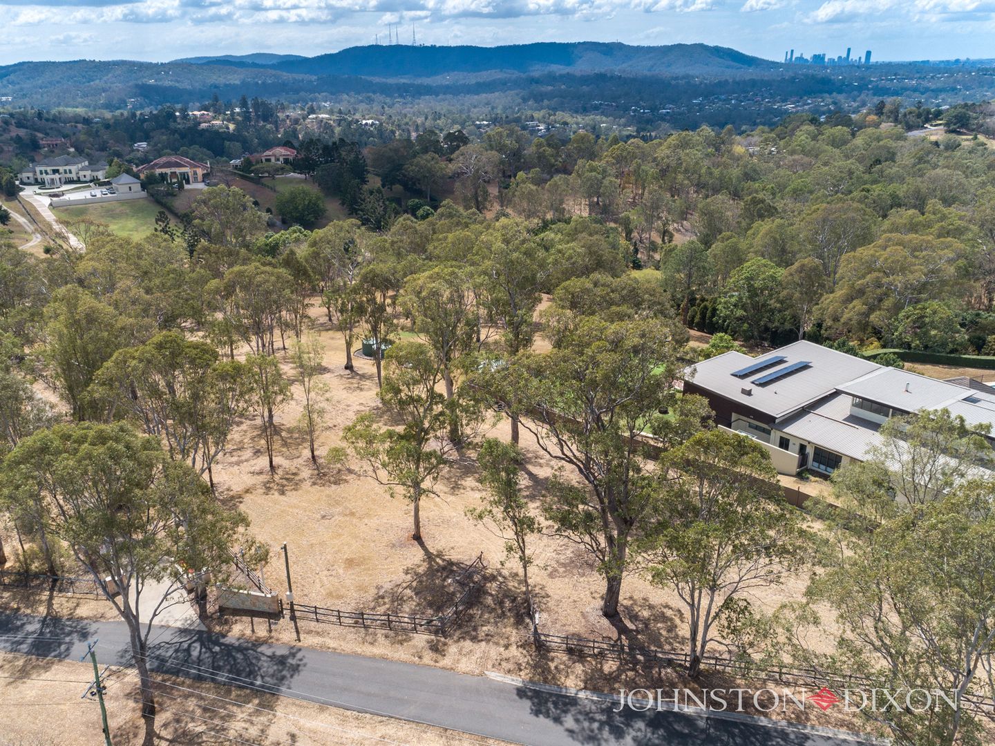 9  Lisk Street, Pullenvale QLD 4069, Image 2