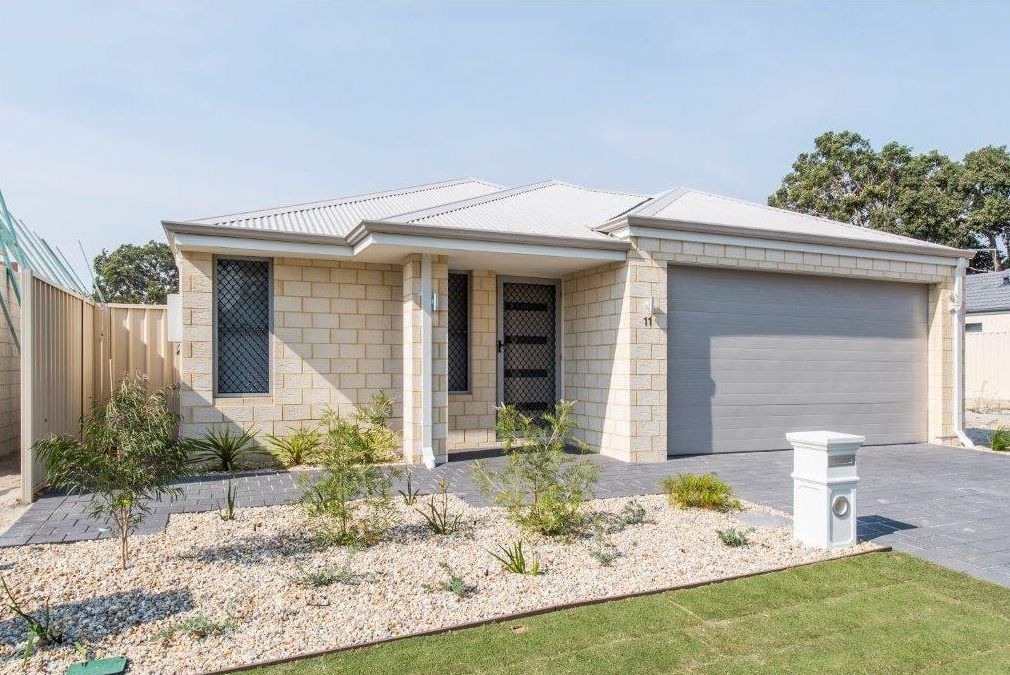 4 bedrooms House in 11 Mazeppa Drive DUDLEY PARK WA, 6210