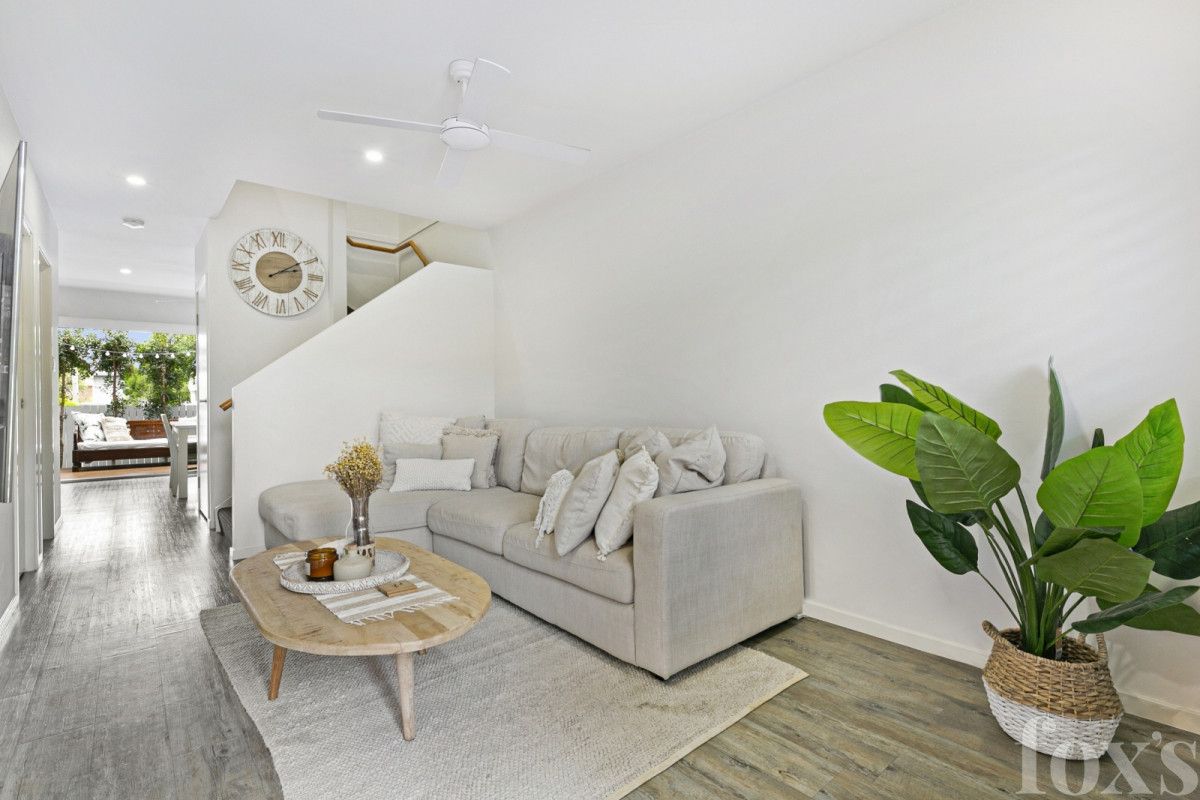 Property Report For 2 8 Bright Avenue Labrador Qld 4215