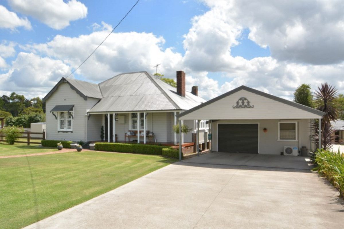 3 bedrooms House in 43-45 Eighth Street WESTON NSW, 2326