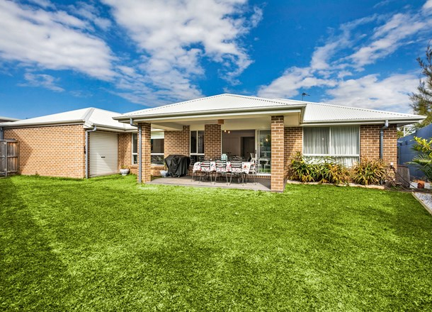 24 Samuel Close, Thirroul NSW 2515