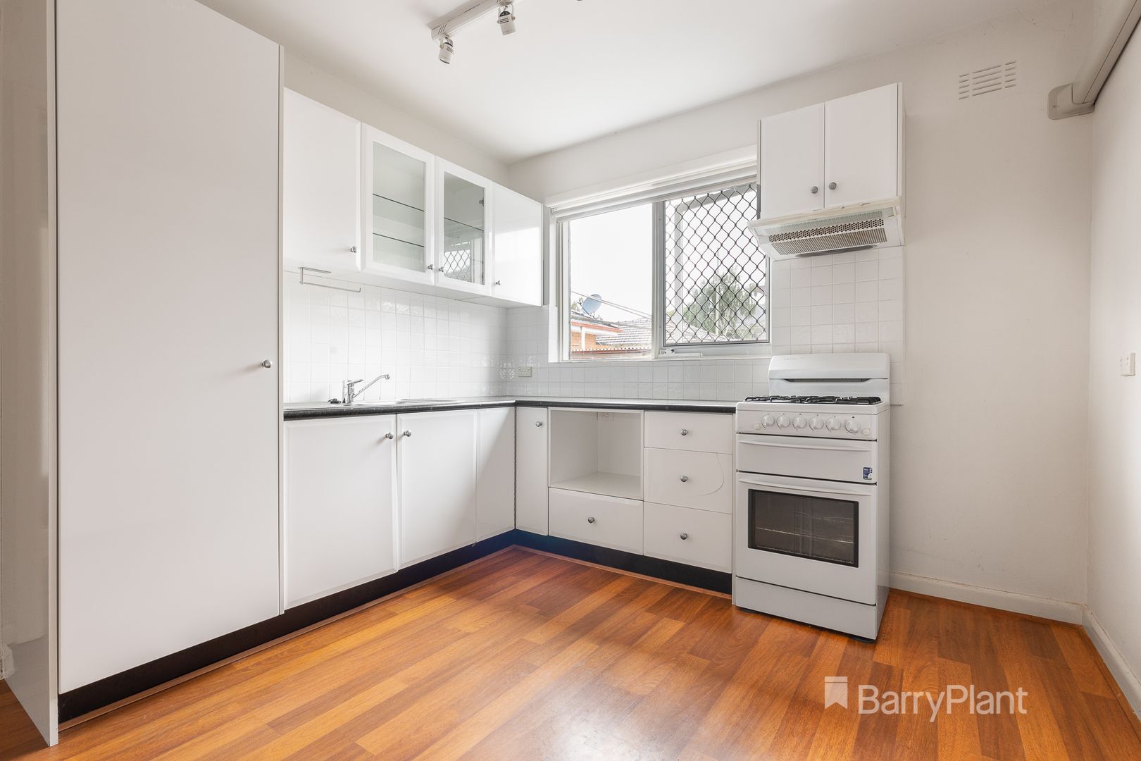 2/214 Kambrook Road, Caulfield VIC 3162, Image 2