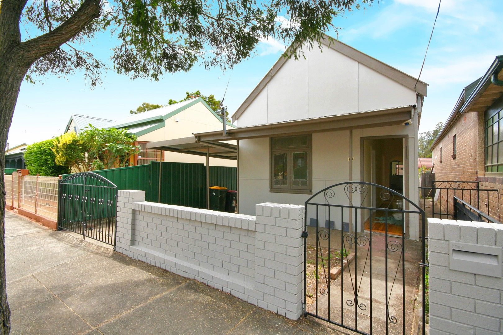 2 bedrooms House in 18 Petersham Road MARRICKVILLE NSW, 2204