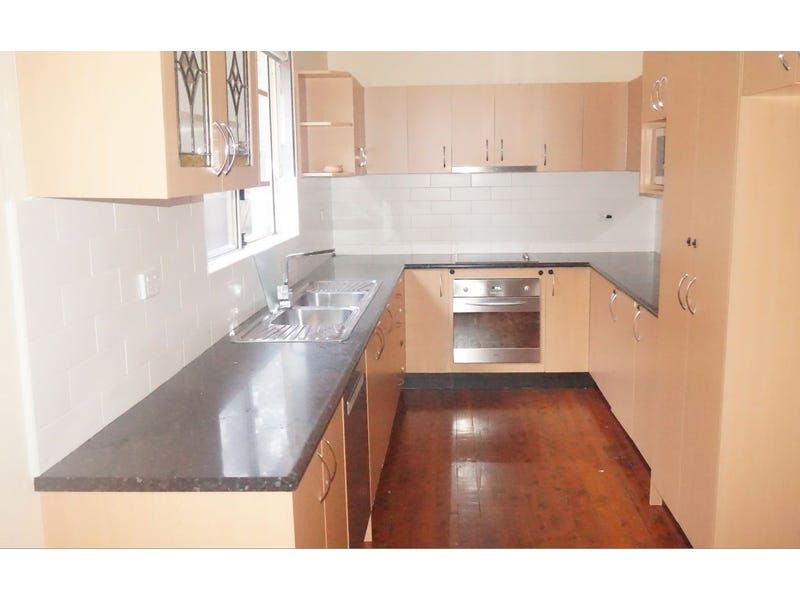 3 bedrooms House in 54 Robertson Rd BASS HILL NSW, 2197