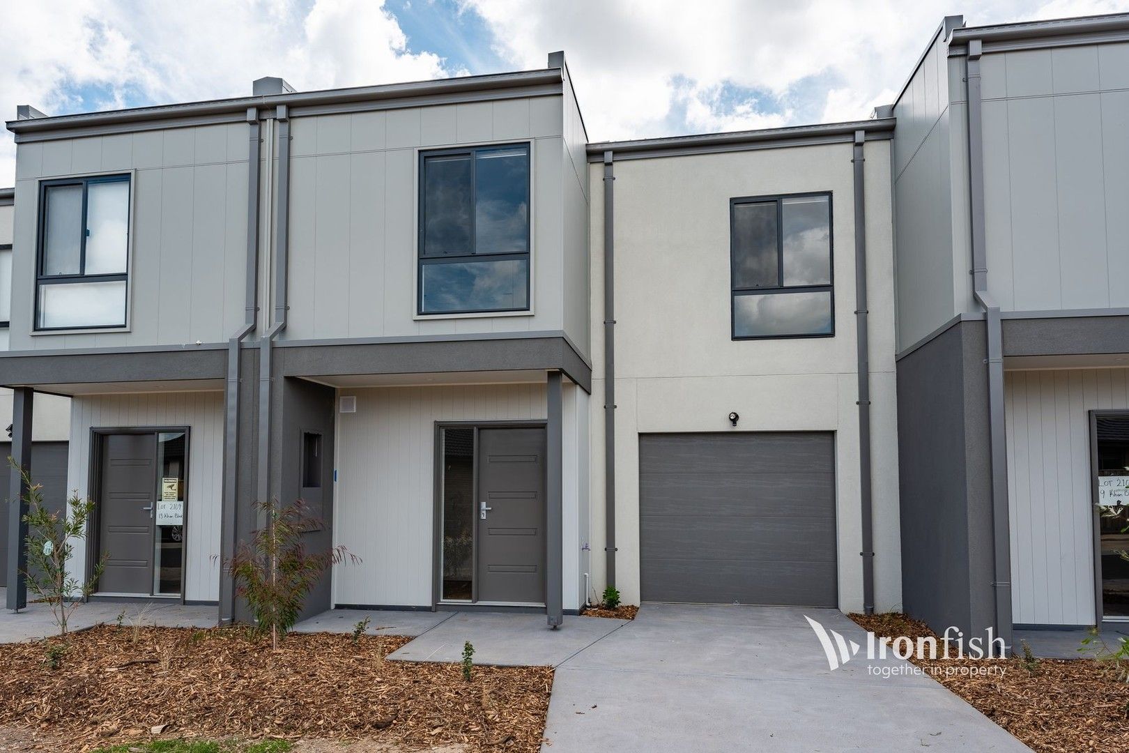 4 bedrooms Townhouse in 11 Khan Boulevard CLYDE NORTH VIC, 3978