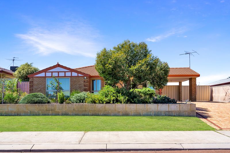 3 bedrooms House in 35 Casuarina Drive HALLS HEAD WA, 6210