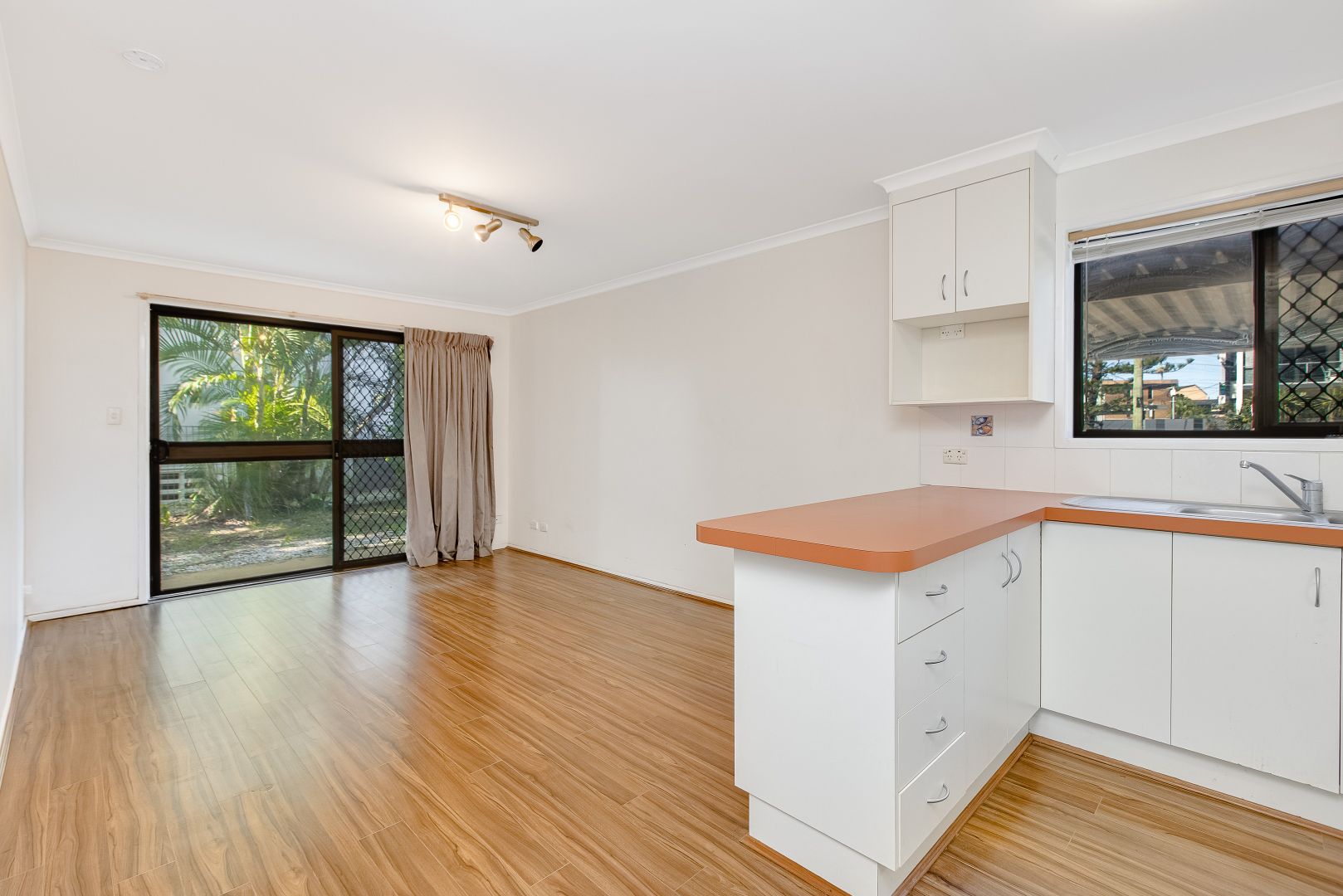 1/7 Tallebudgera Drive, Palm Beach QLD 4221, Image 1