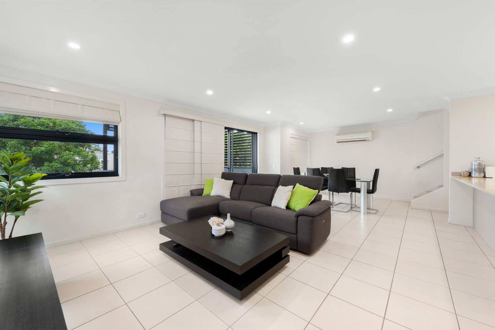 4/16-28 Surbiton Court, Carindale QLD 4152, Image 2