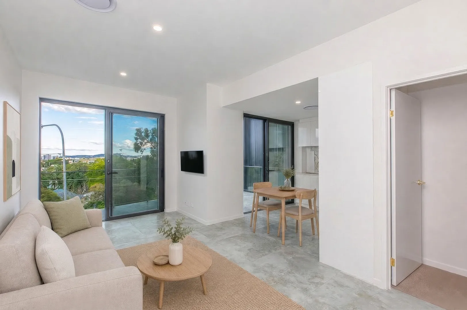 Blue Chip Location, Luxury Inner City Living - View 5