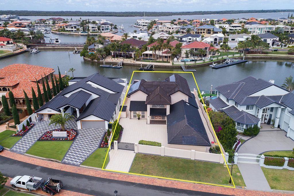 15 Excalibur Court, Sovereign Islands QLD 4216, Image 1