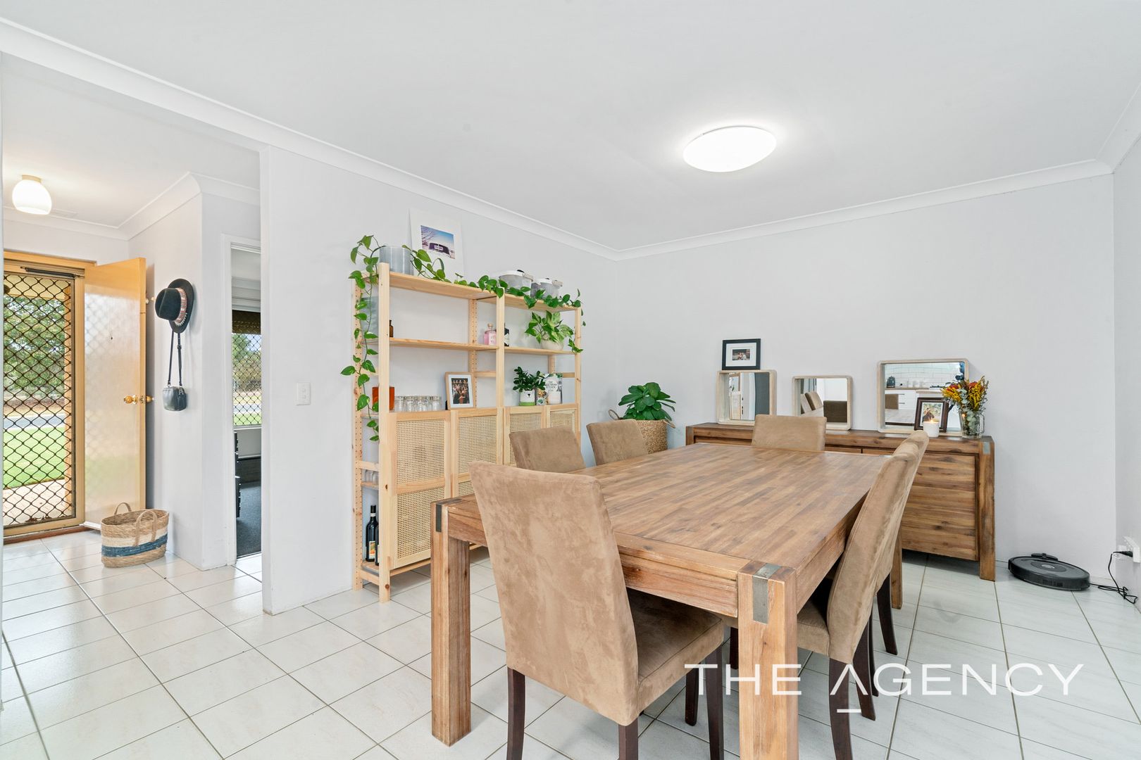 81 Myles Road, Swan View WA 6056, Image 2