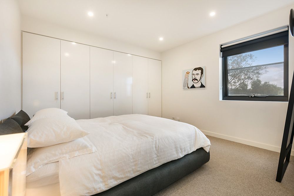 202/8 Bond Street, South Yarra VIC 3141, Image 2