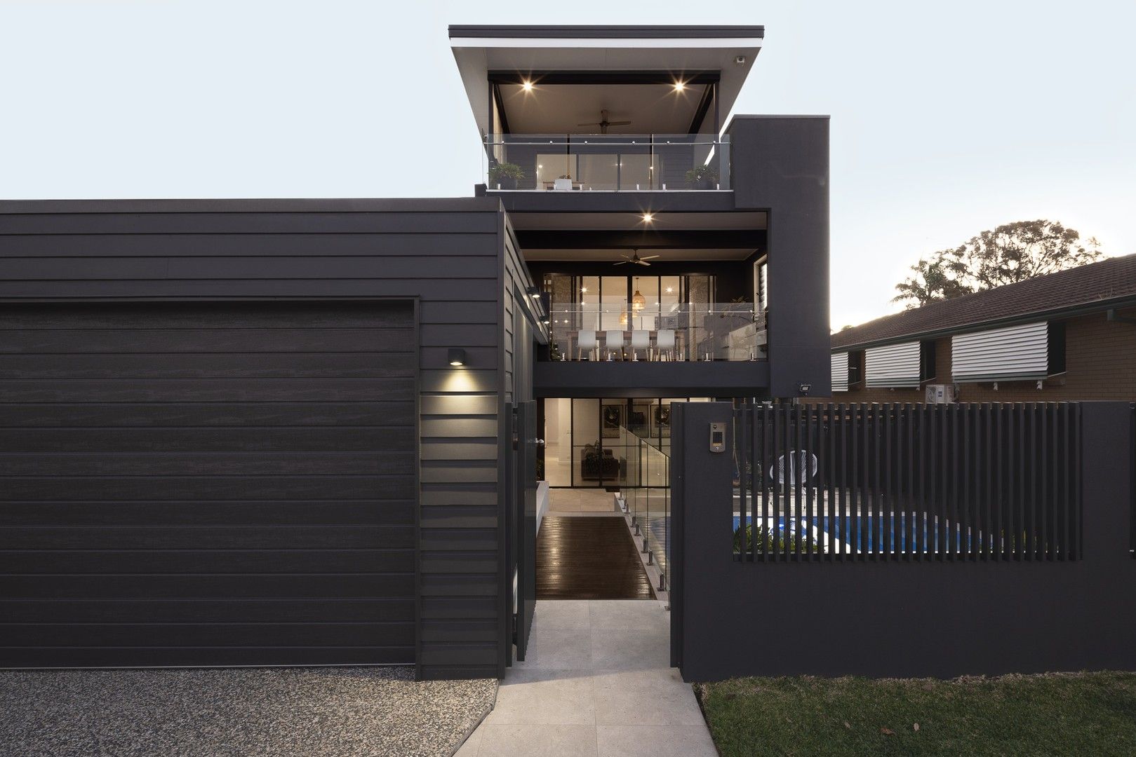 4 bedrooms House in 88 Dolphin Avenue MERMAID BEACH QLD, 4218