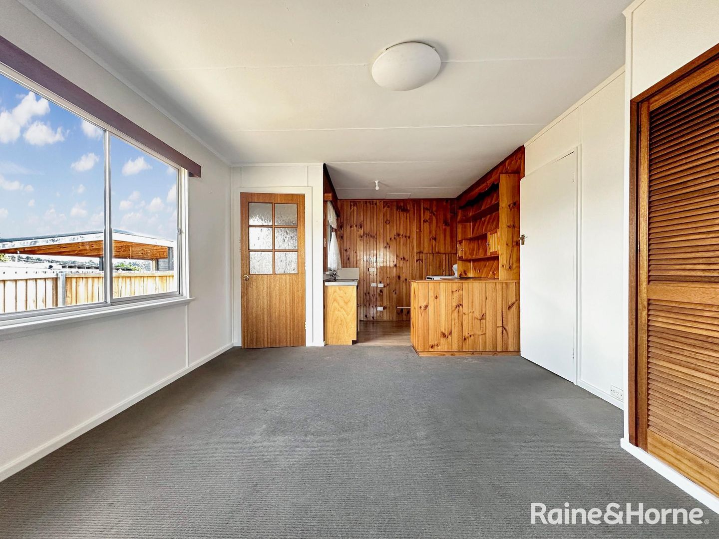 1/22 Amundsen St, Warrane TAS 7018 House For Rent 440 Domain