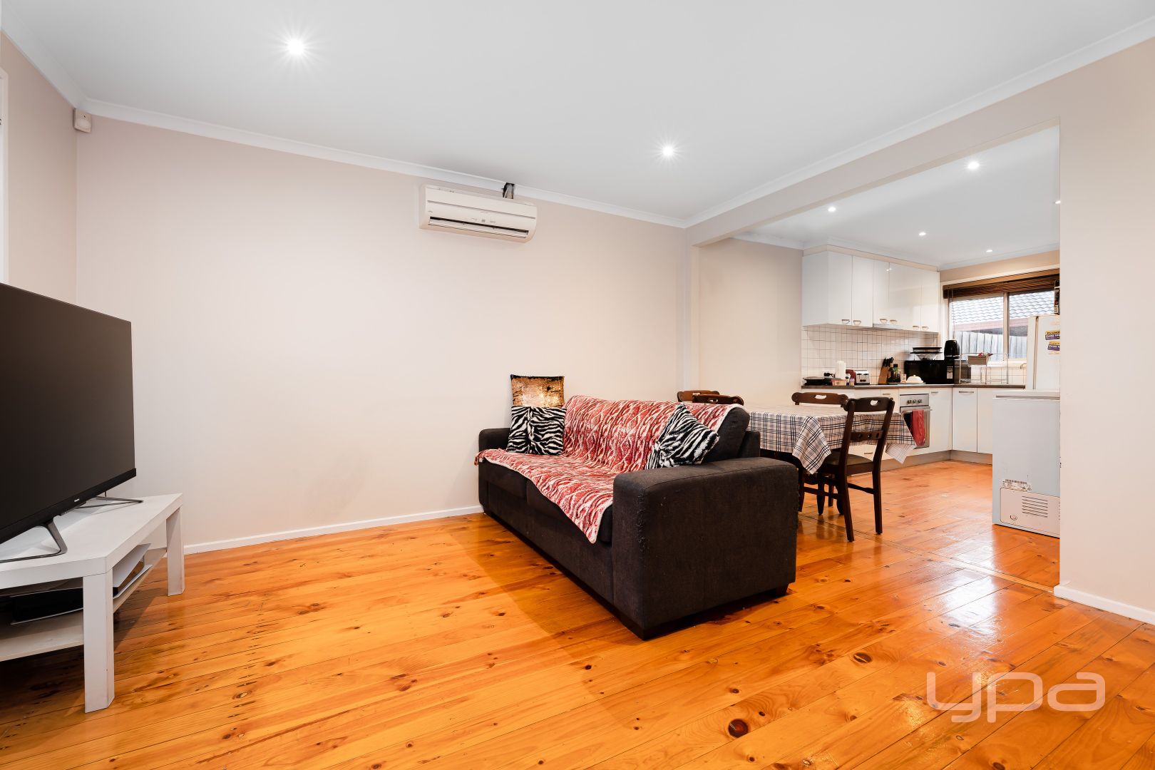 4/27 Broadmeadows Road, Tullamarine VIC 3043, Image 1