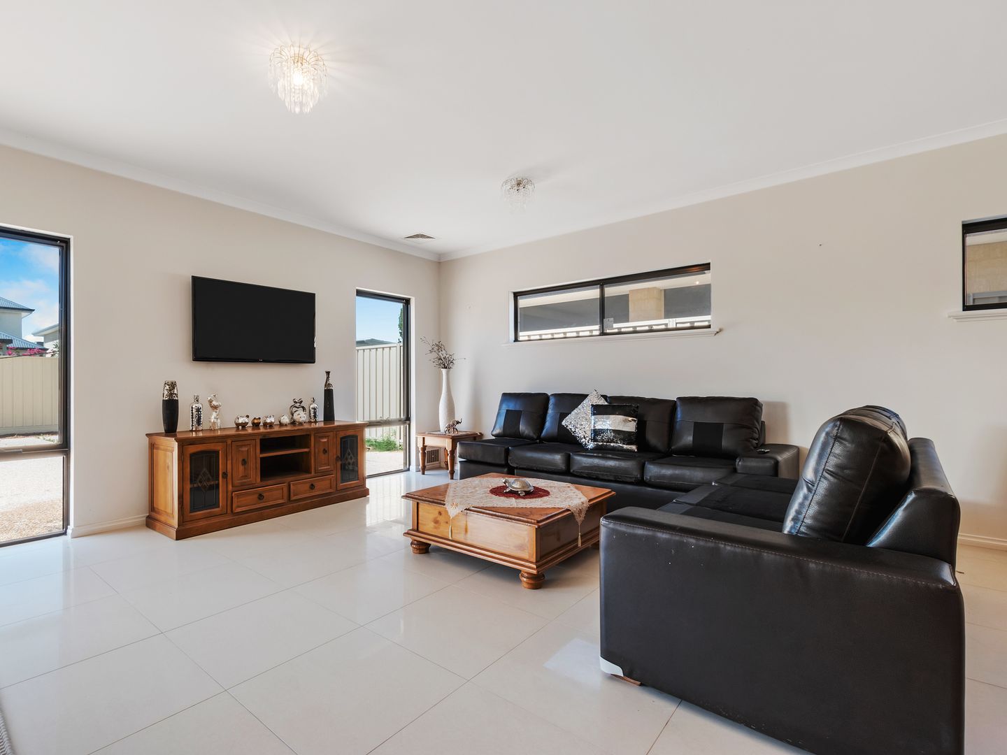 60 Vaucluse Cct, Belmont WA 6104, Image 2