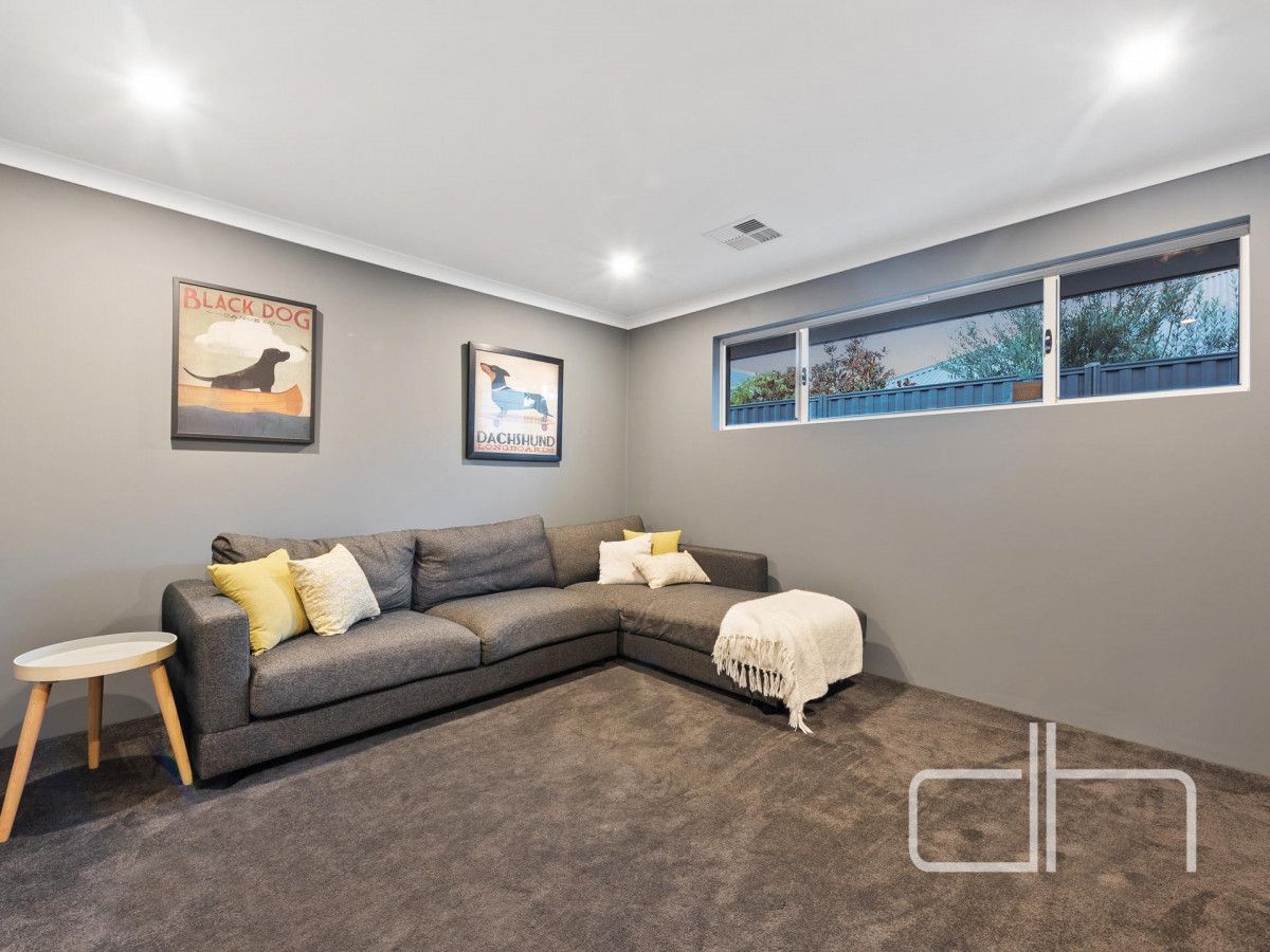 19 Haga Parkway, Landsdale WA 6065, Image 2