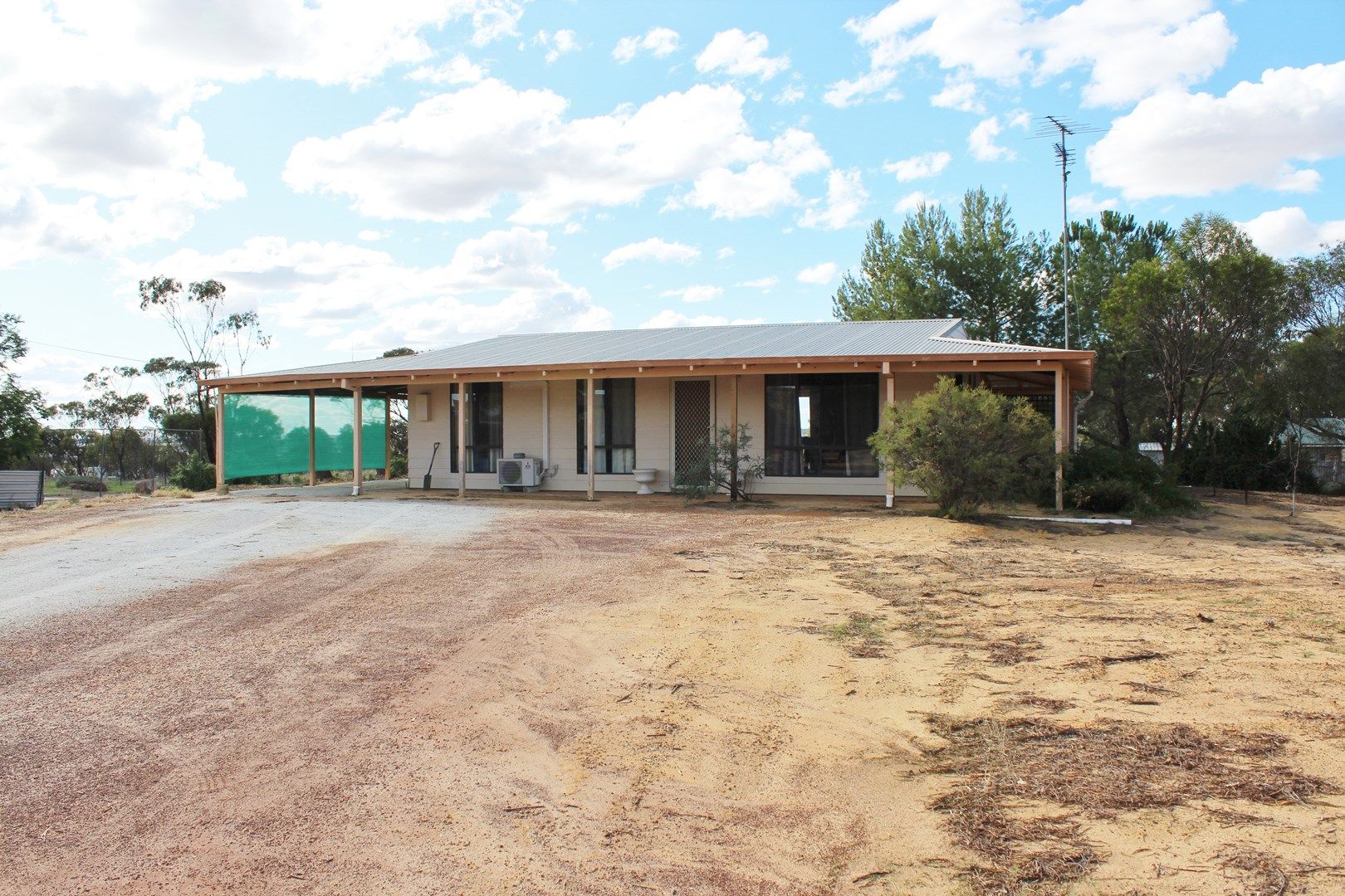 21 Yilgarn St, Cunderdin WA 6407, Image 0