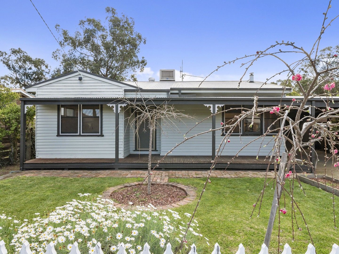 10 Hinton Street, Euroa VIC 3666, Image 0