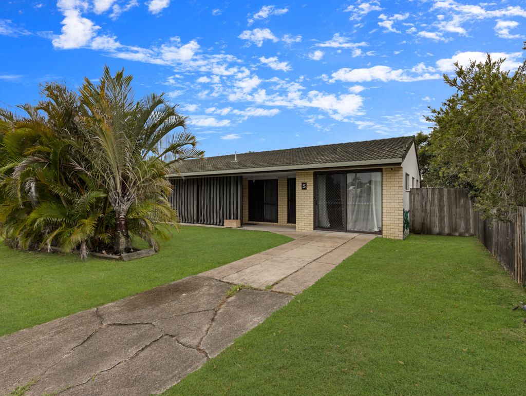 4 bedrooms House in 5 Owen Crescent URANGAN QLD, 4655