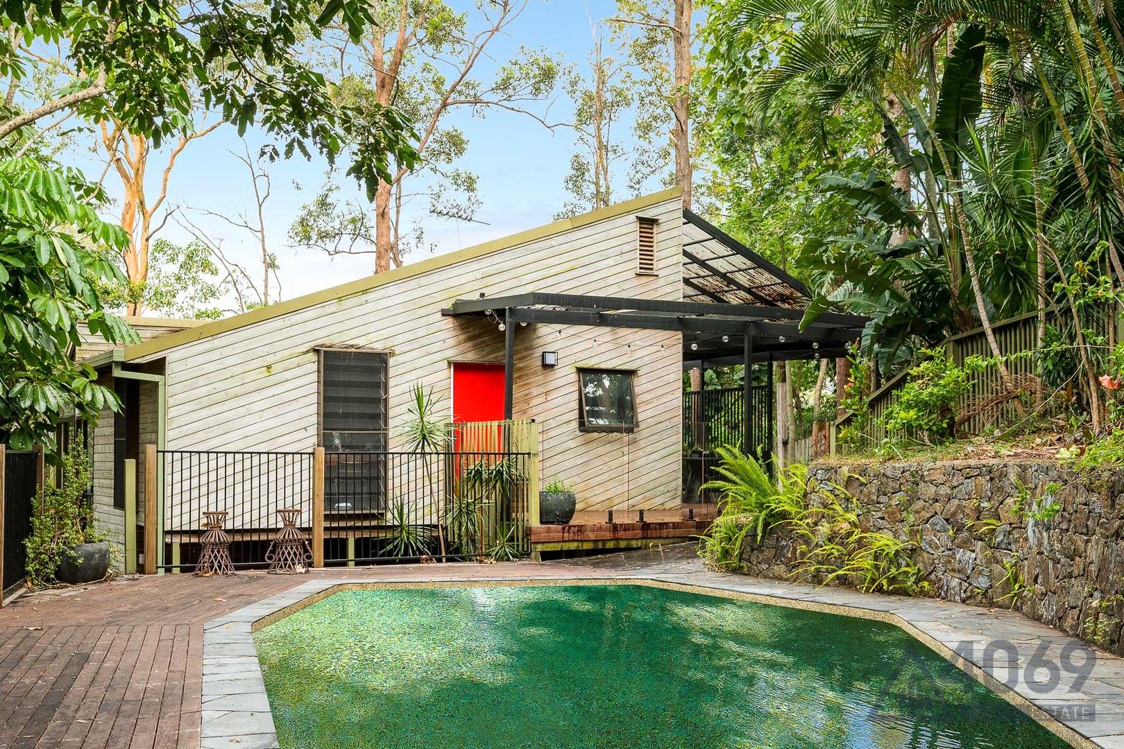 4 bedrooms House in 15 Columbia Street CHAPEL HILL QLD, 4069