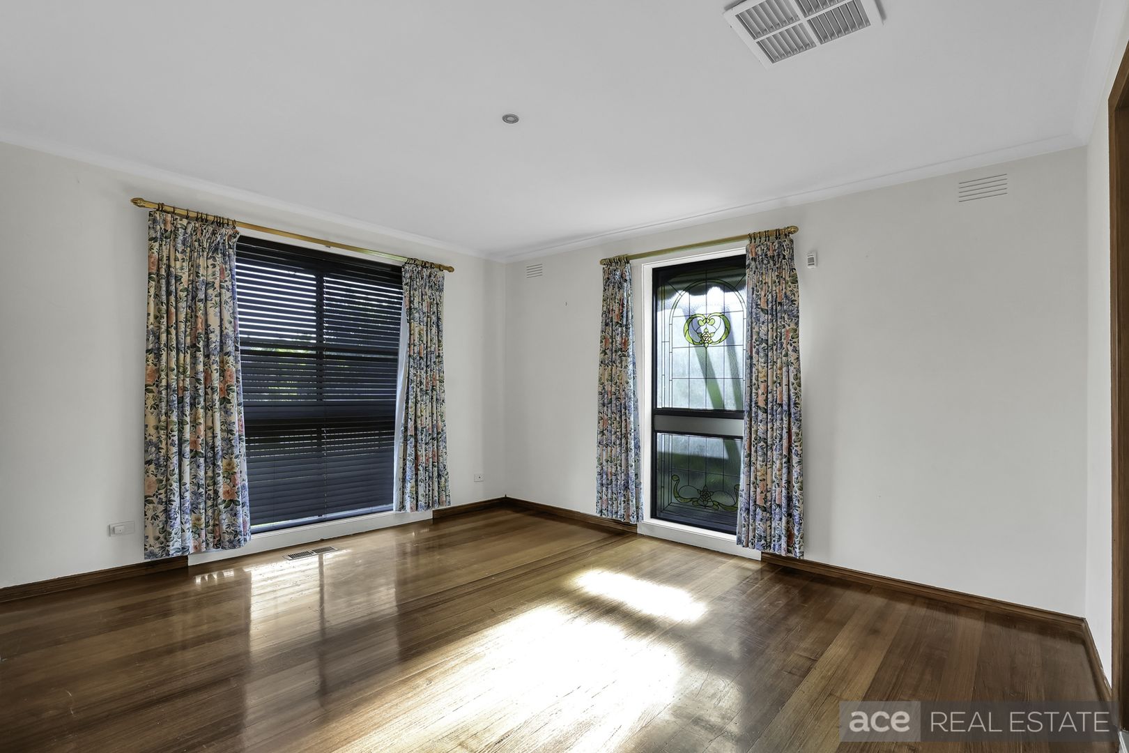 28 Smeaton Avenue, Hoppers Crossing VIC 3029 House For Rent 440