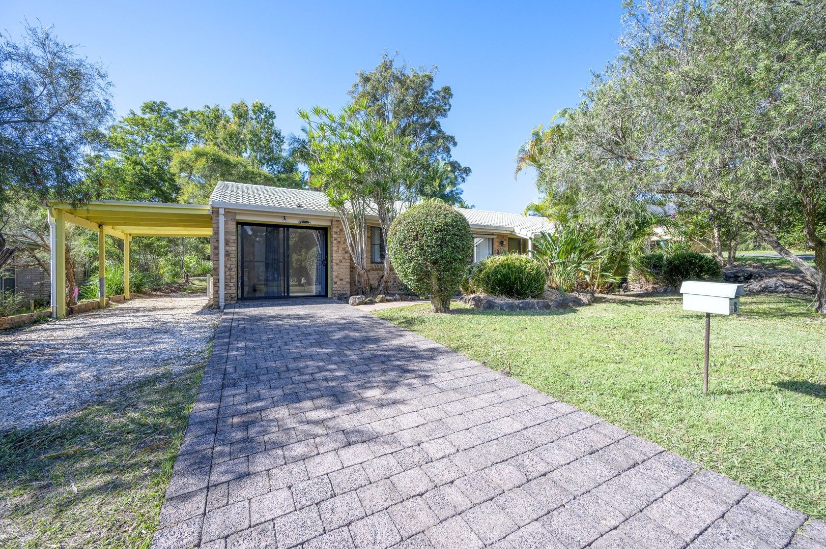 3 bedrooms House in 8 Narrogal Court OCEAN SHORES NSW, 2483