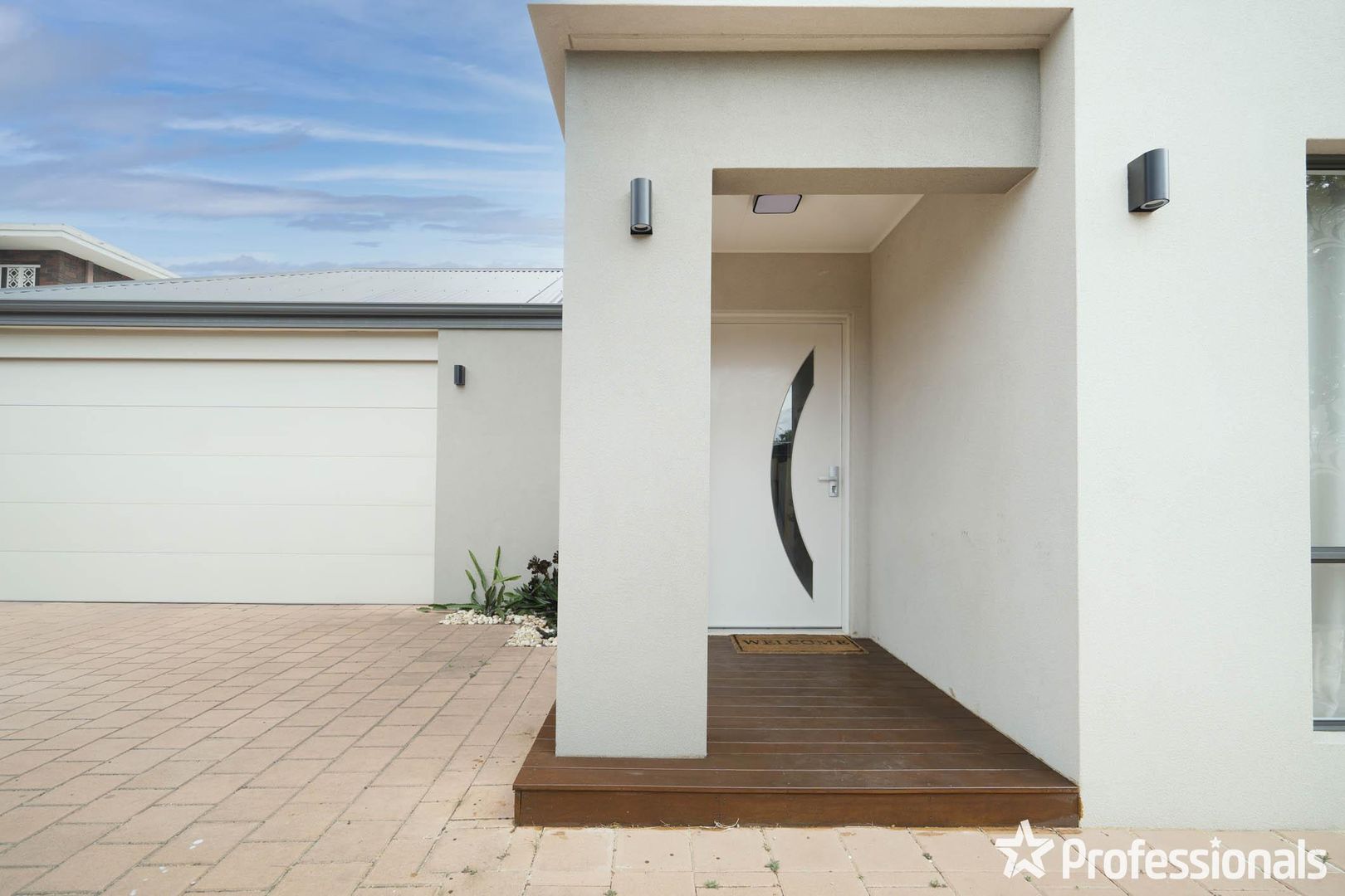 30A Davies Crescent, Kardinya WA 6163, Image 2