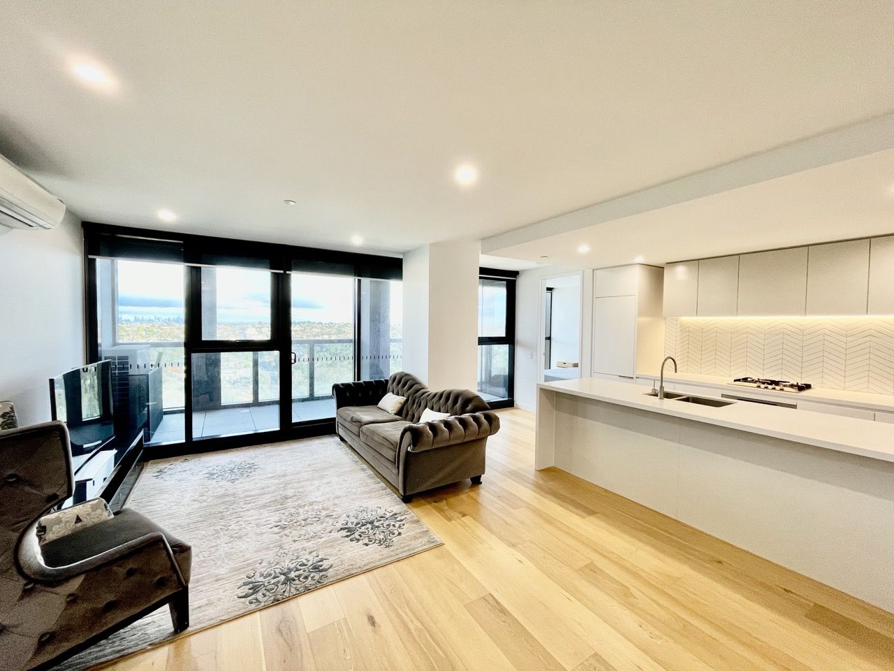 3 bedrooms Apartment / Unit / Flat in 1608/3 Young St BOX HILL VIC, 3128