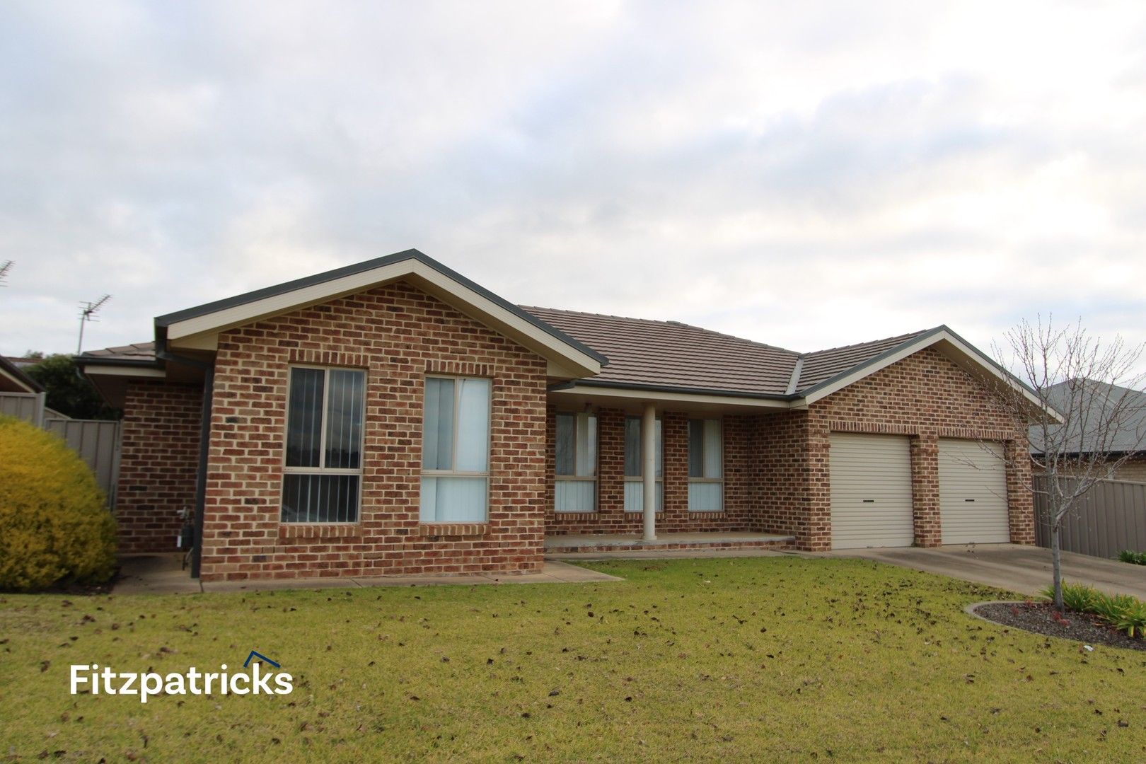 3 bedrooms House in 4 Bedervale Street BOURKELANDS NSW, 2650