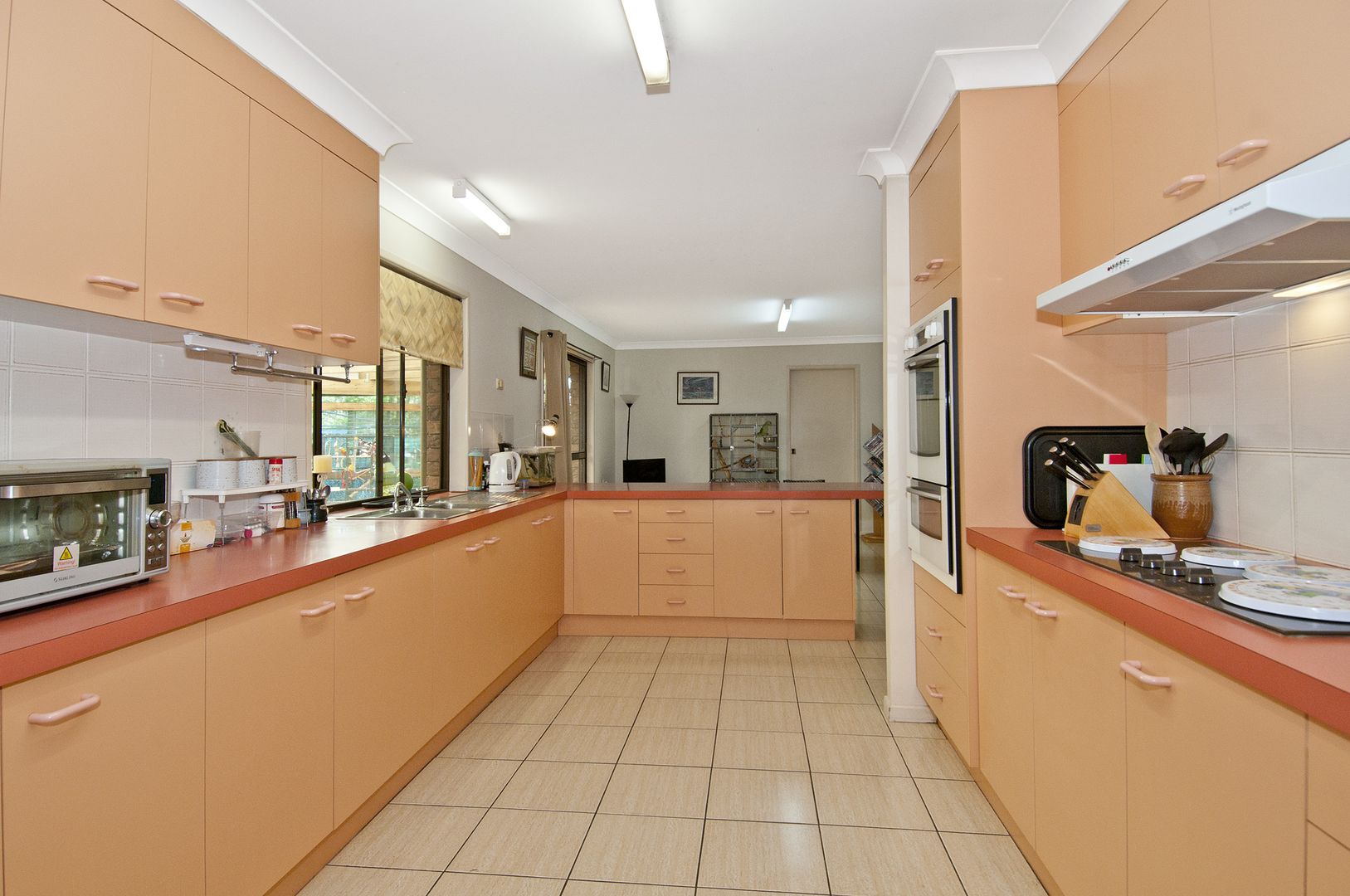 13 Hausmann Court, Windaroo QLD 4207, Image 2