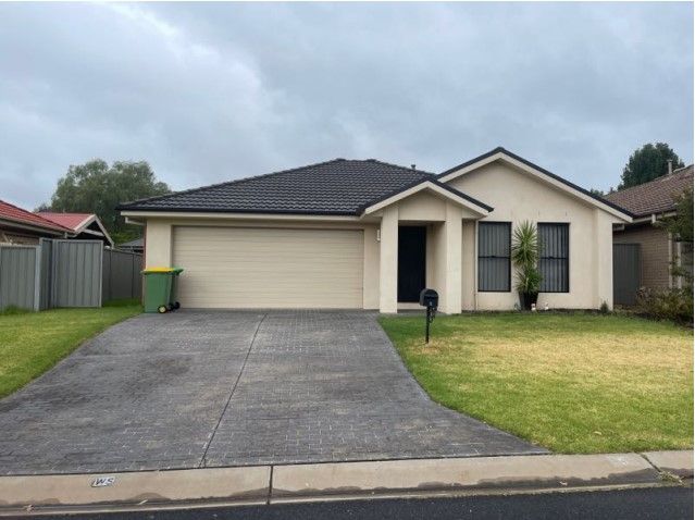 3 bedrooms House in 5 Firetail Street THURGOONA NSW, 2640