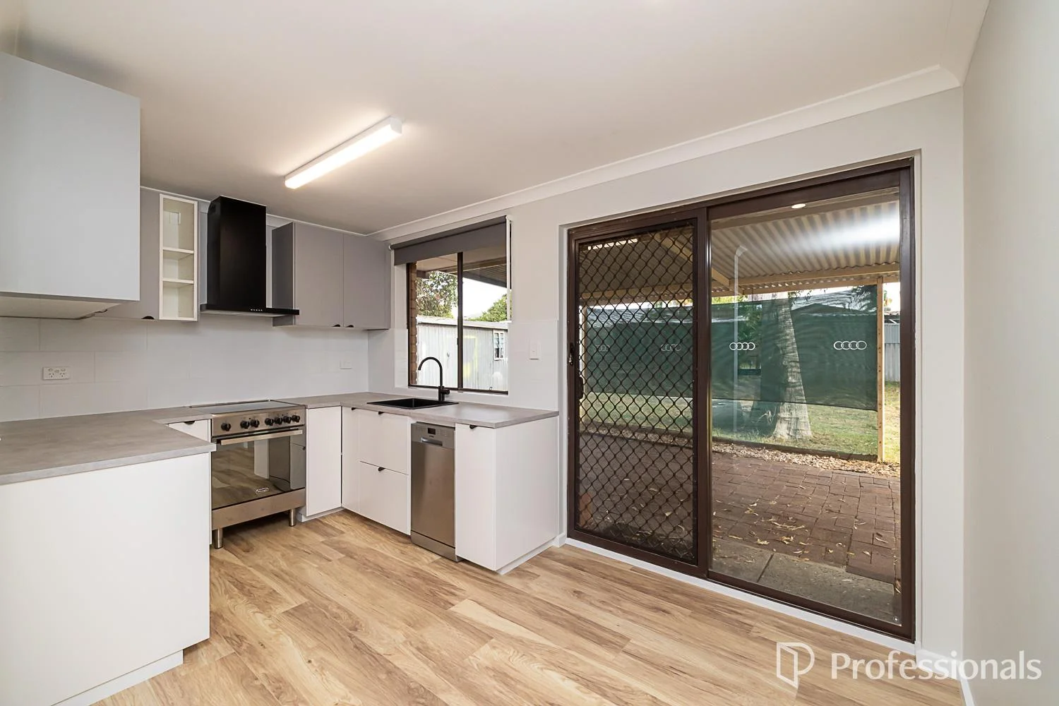 Additional image 8 of 5 Becket Court, Camillo WA 6111