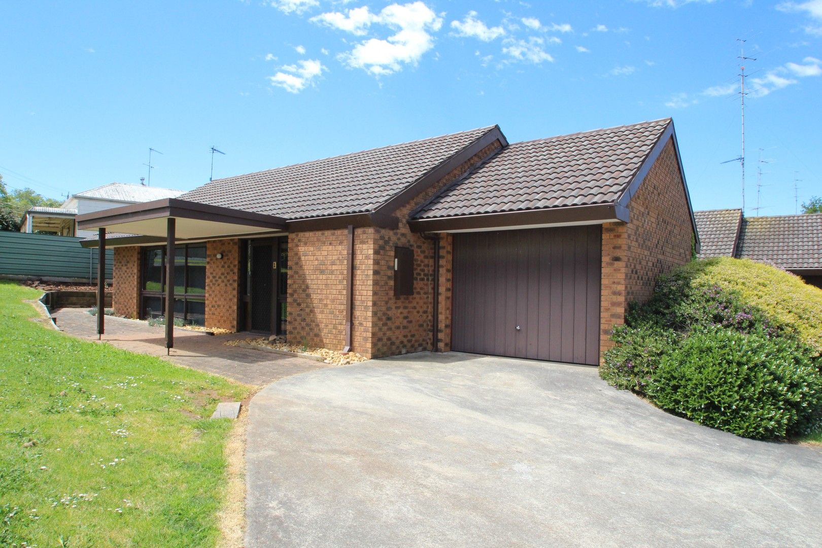 2 bedrooms House in 1/91 McCartin Street LEONGATHA VIC, 3953