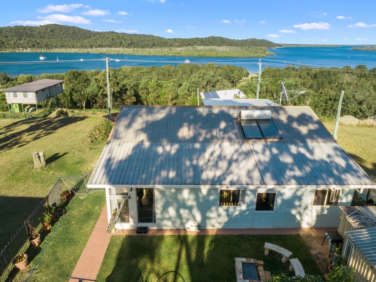21 Crescent Drive, Russell Island QLD 4184