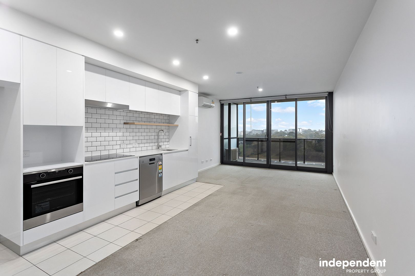 1213/120 Eastern Valley Way, Belconnen ACT 2617, Image 2