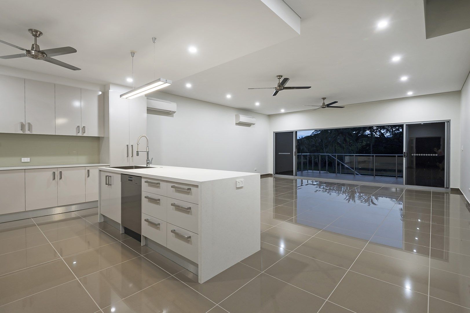 3 bedrooms Townhouse in 3/4 Melville Street THE GARDENS NT, 0820