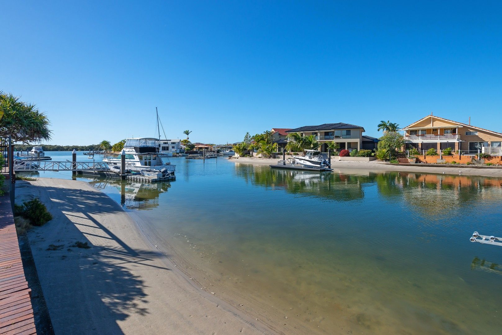 2 Shute Court, Paradise Point QLD 4216, Image 2