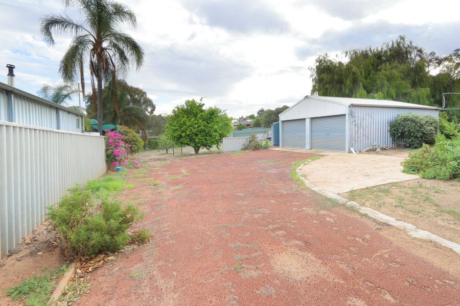 24 Robinson St, Northam WA 6401, Image 2