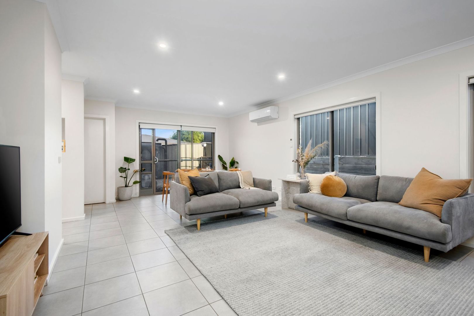 1/35 Pallett Street, Golden Square VIC 3555, Image 1