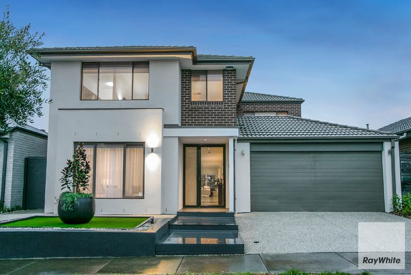 5 bedrooms House in 15 Padova Drive GREENVALE VIC, 3059