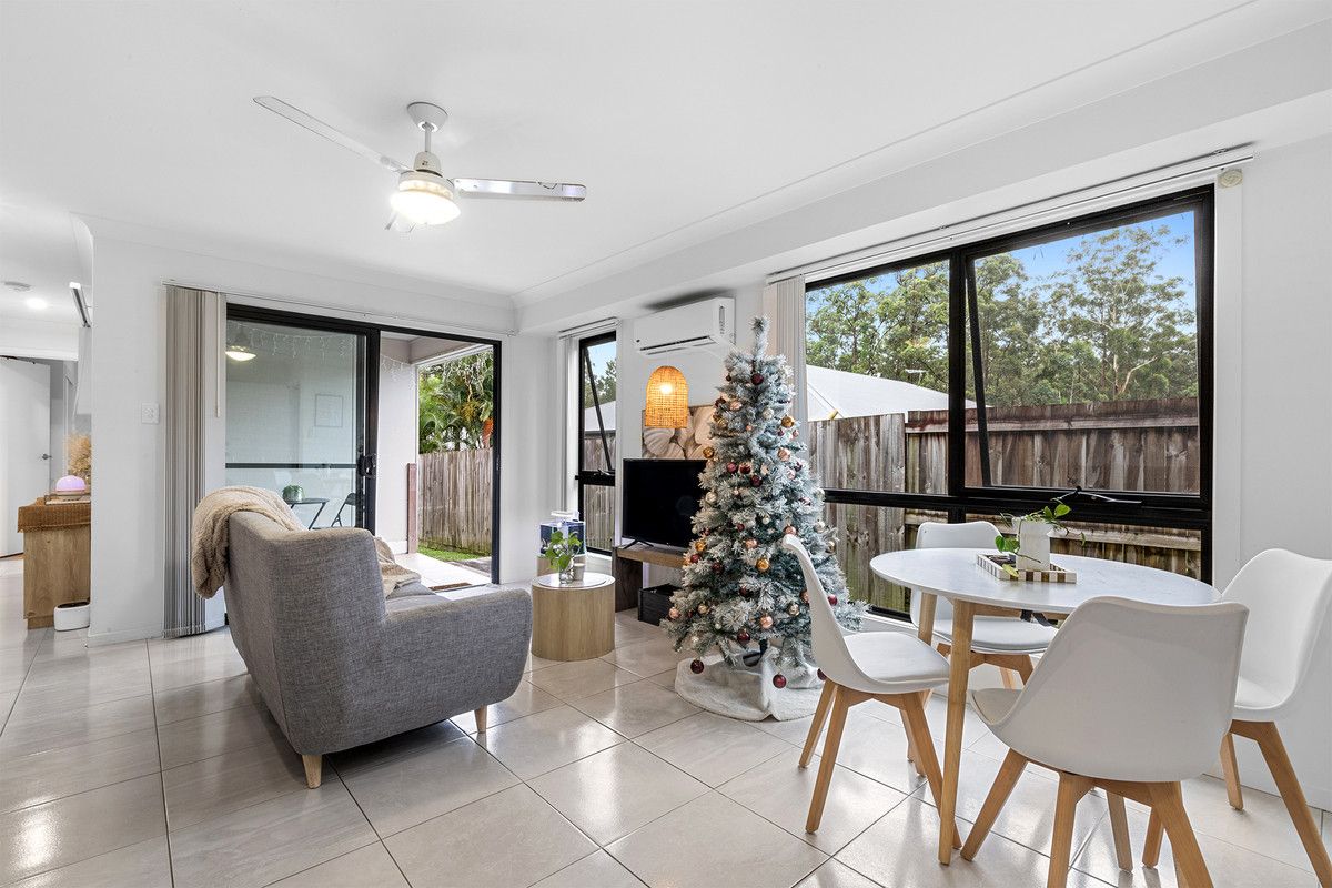 4 bedrooms Townhouse in 13 Buckley Street LANDSBOROUGH QLD, 4550