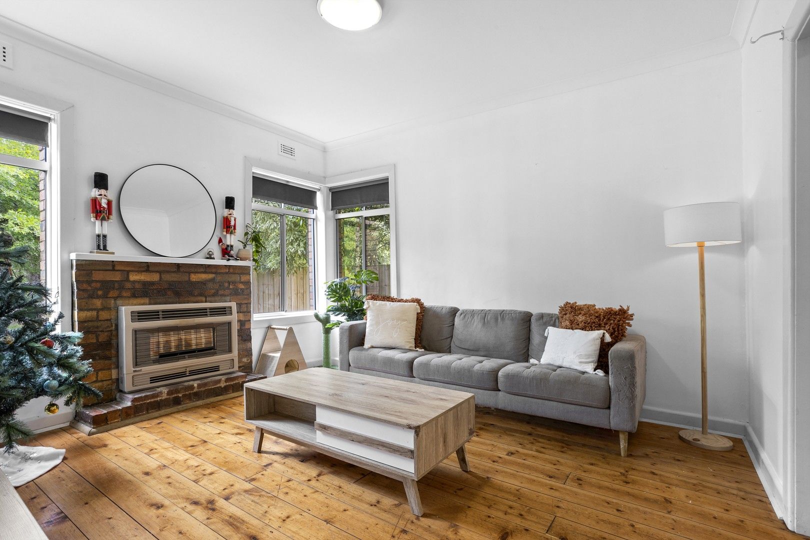 4/14 Carlisle Street, Woodend VIC 3442 House For Rent 410 Domain