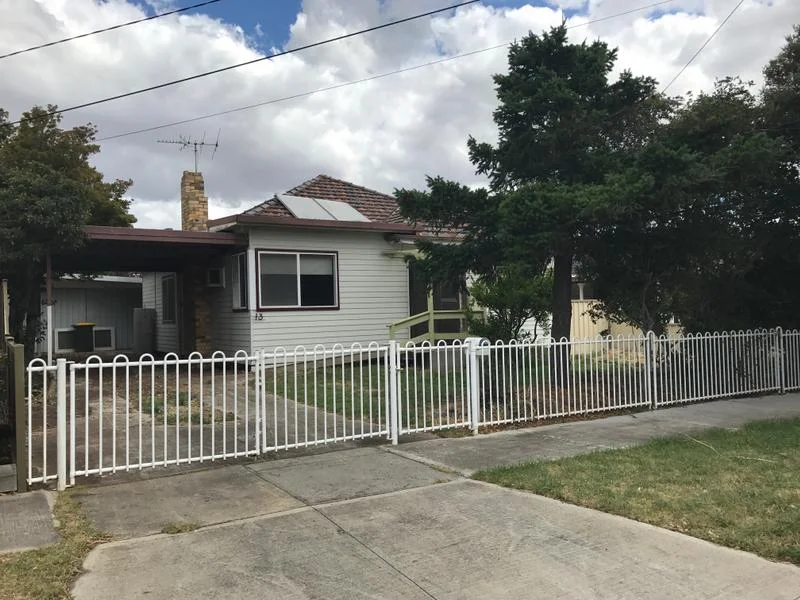 13 Shirley Street, St Albans VIC 3021