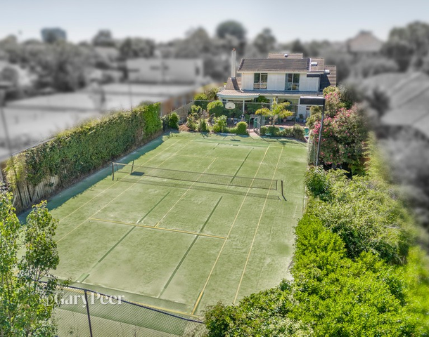 11 Linlithgow Avenue, Caulfield North VIC 3161