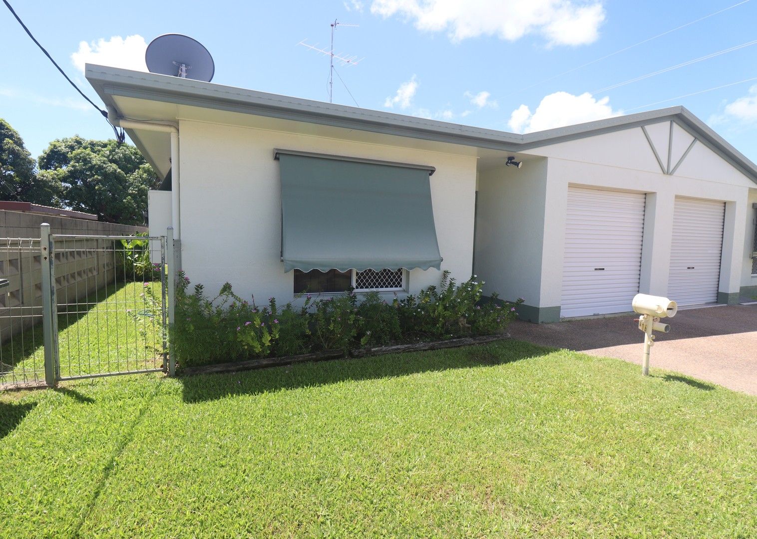 2 bedrooms Apartment / Unit / Flat in 4/16 George Street AYR QLD, 4807