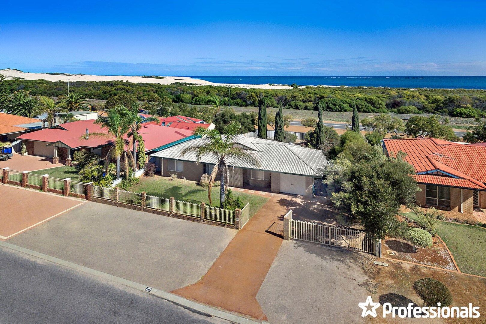 27 Oceanside Drive, Wandina WA 6530, Image 0