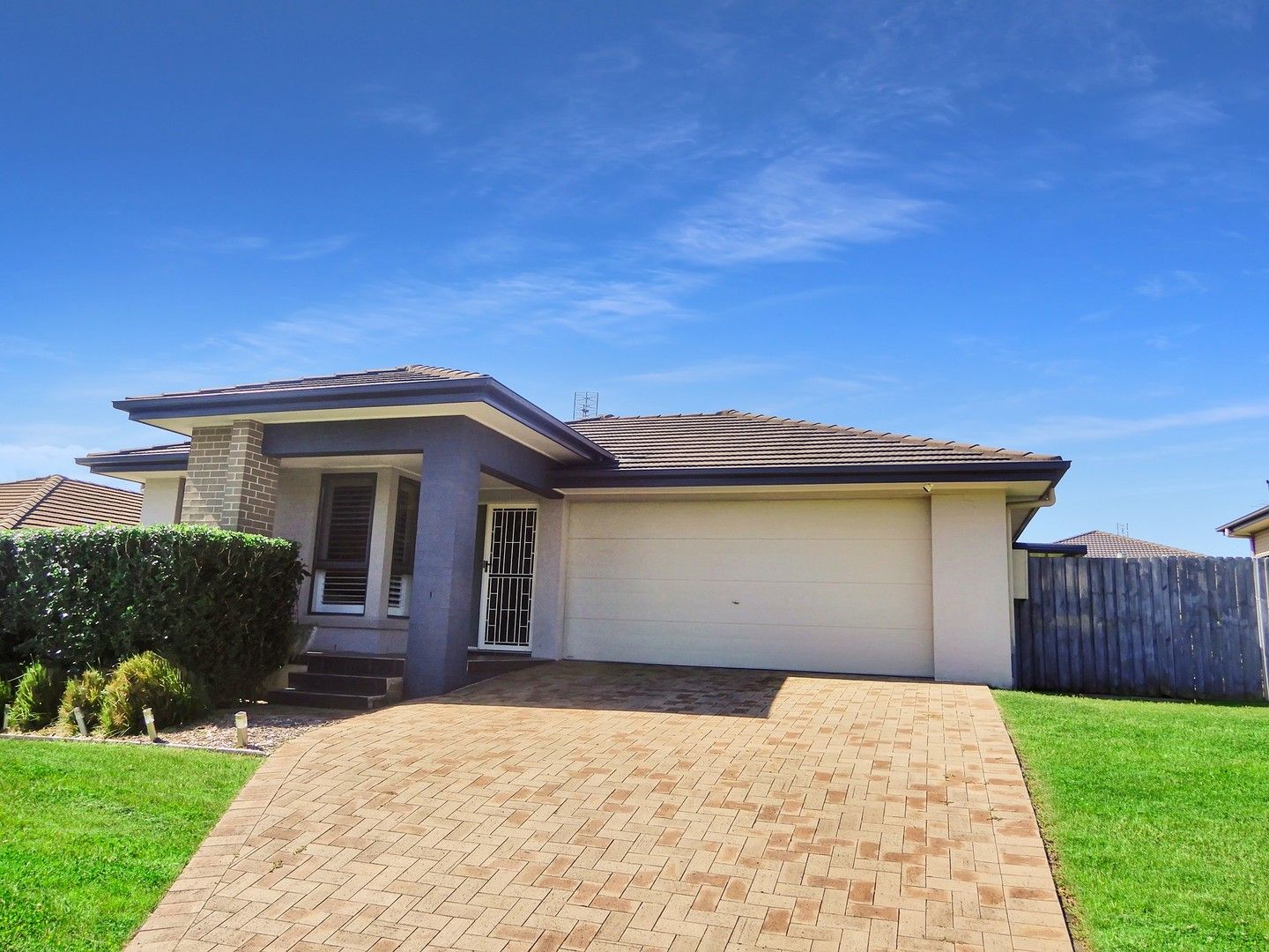 4 bedrooms House in 12 Snapdragon Crescent HAMLYN TERRACE NSW, 2259