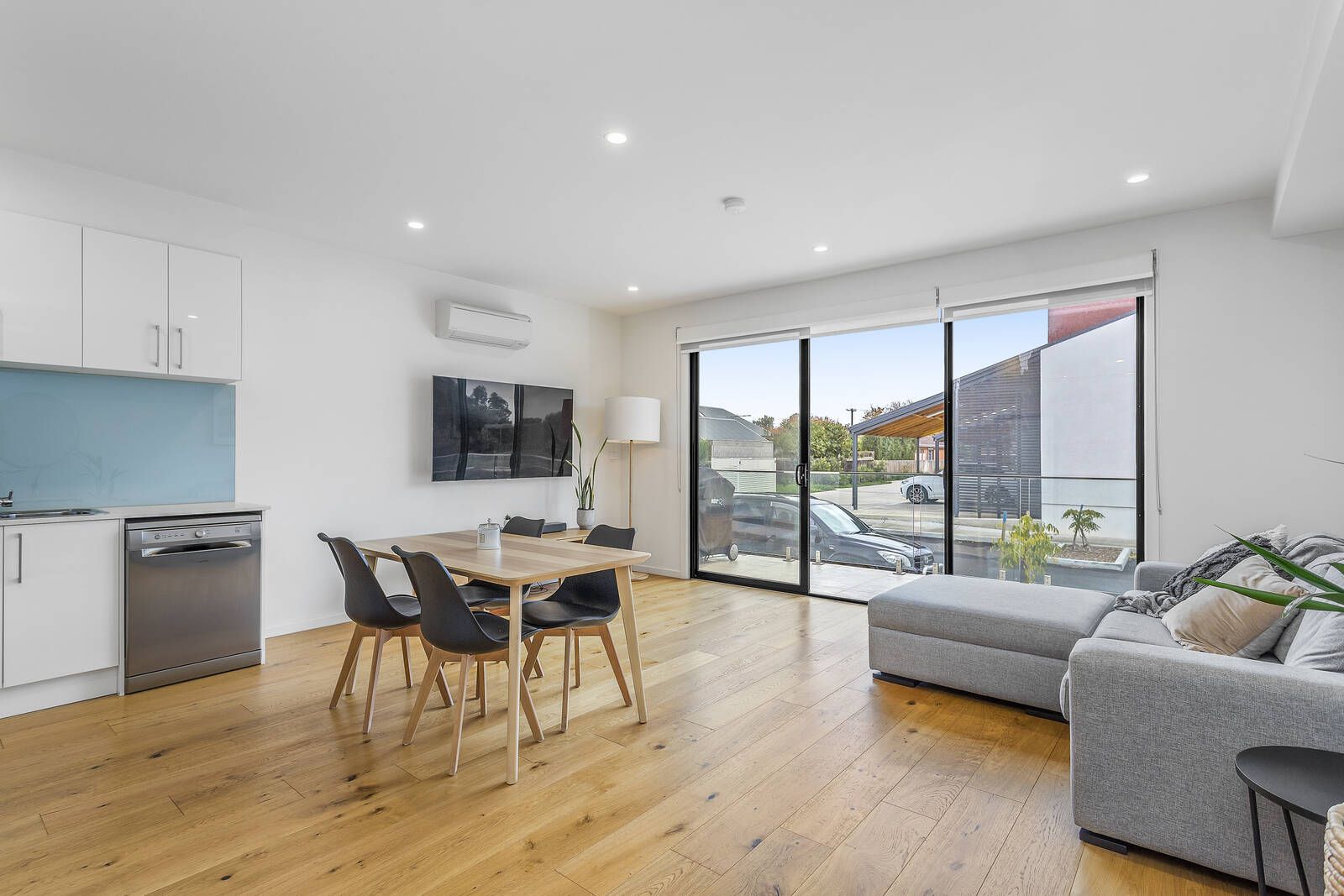 2/28 Salisbury Street, Yarraville VIC 3013 Domain