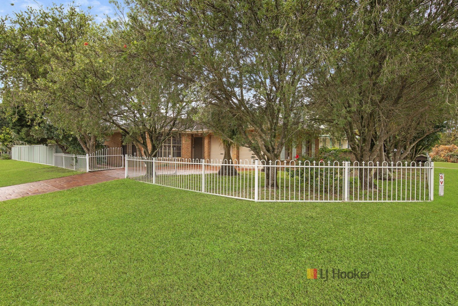 27 Tenth Avenue, Budgewoi NSW 2262, Image 1